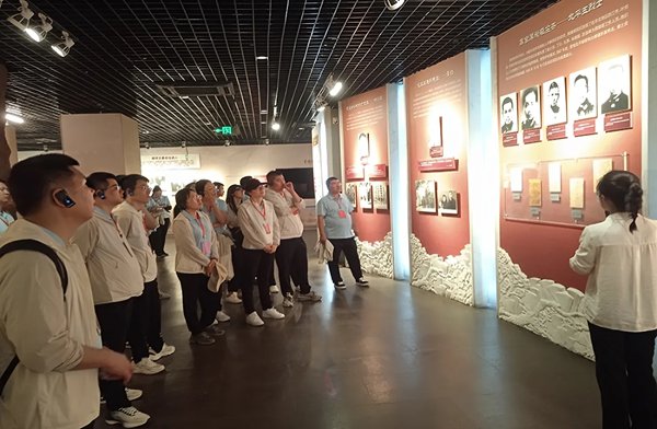 西柏坡大思政红色教育基地.jpg